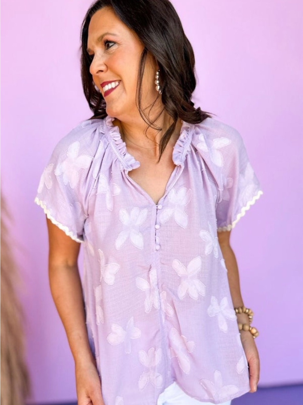 Lavender Floral Printed Pleated
Button Neckline Short Sleeve Top Size Large
